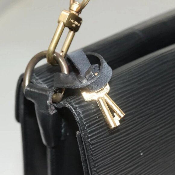 LOUIS VUITTON Epi Biface Clutch Bag Black LOUIS VUITTON Epi Biface Clutch Bag Black